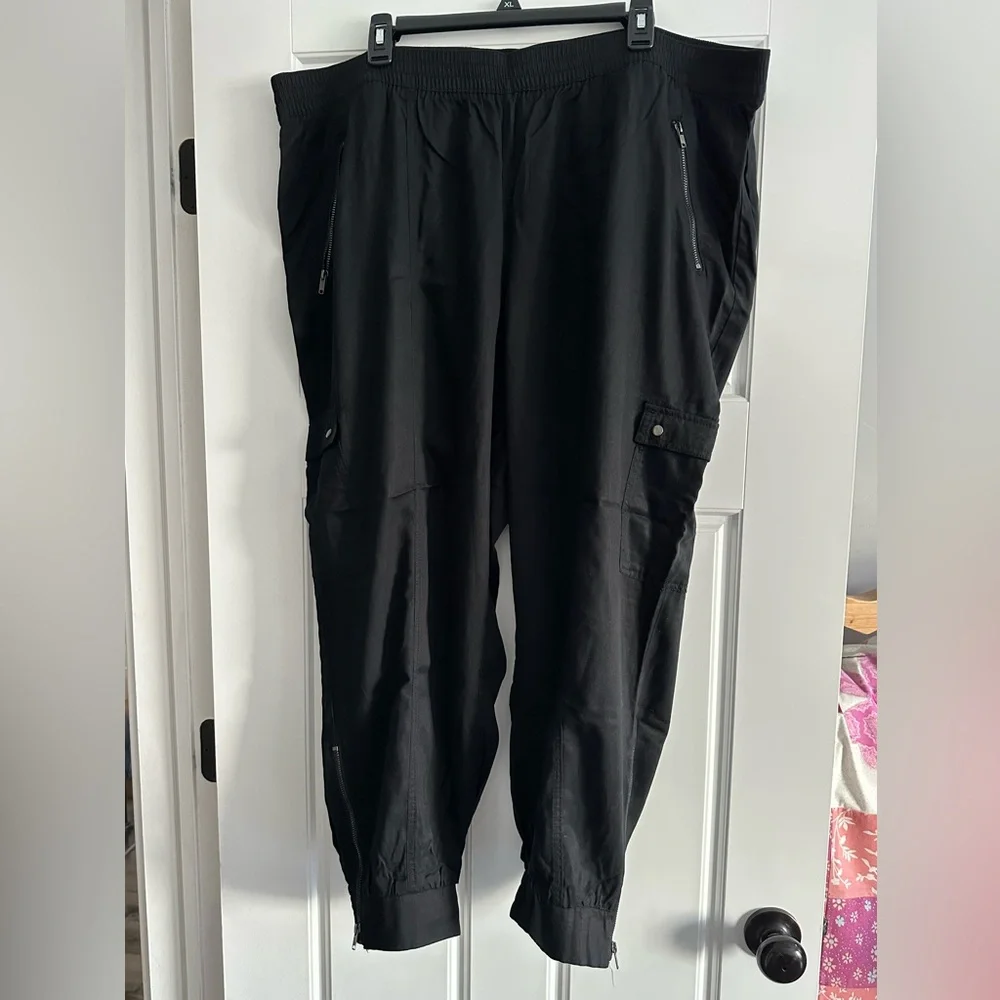 Lane Bryant women’s plus size 22W/24W dressy Black Cargo jogger Pants - Picture 1 of 11